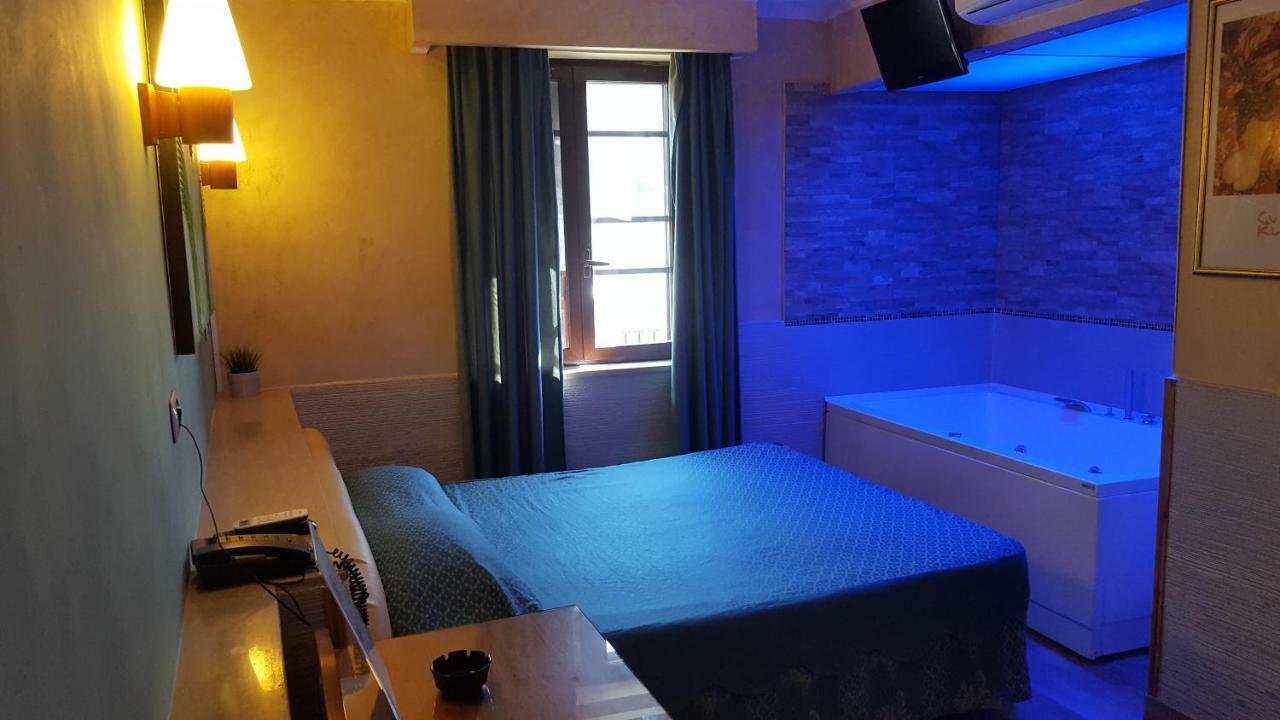 Hotel Kursaal ナポリ エクステリア 写真
